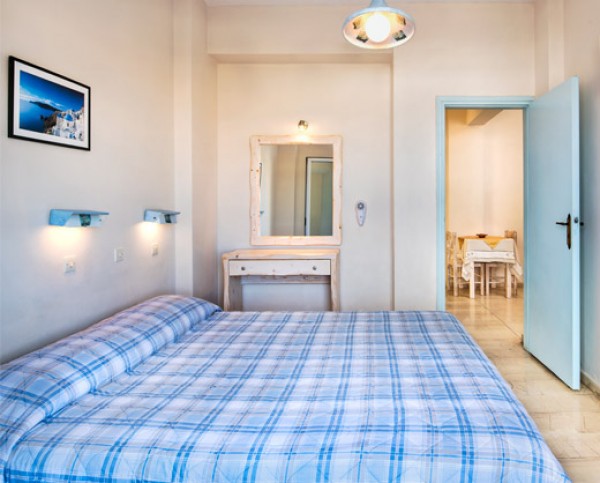 COMFORT FAMILY ROOM WITH KITCHENETTE